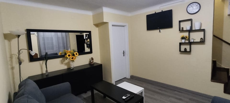 Communal lounge/ TV room, TV and multimedia, Living room
