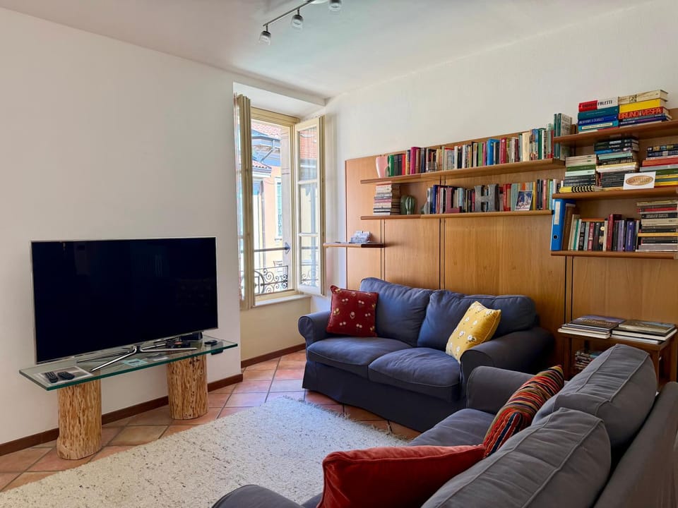 Library House - Downtown Como Apartment in Como