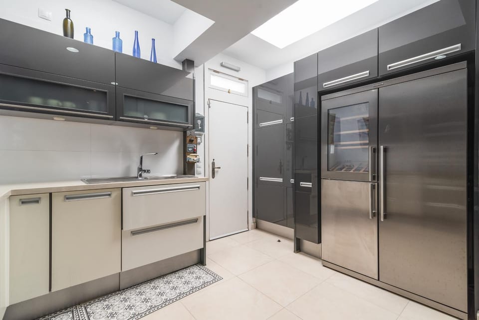 Kitchen or kitchenette, oven, stove, wardrobe