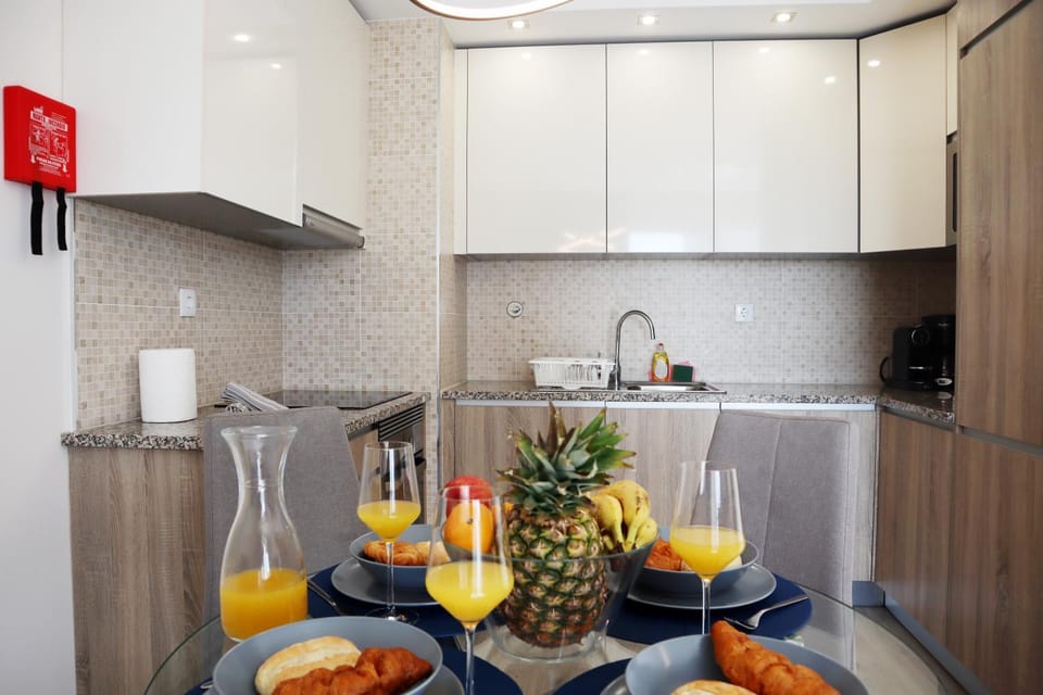 Coffee/tea facilities, dishwasher, minibar, pet friendly, stove, washing machine, kitchen