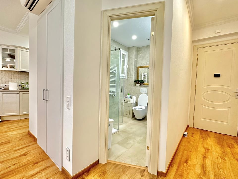 Luxe Hugo Negresco Apartment in Nice