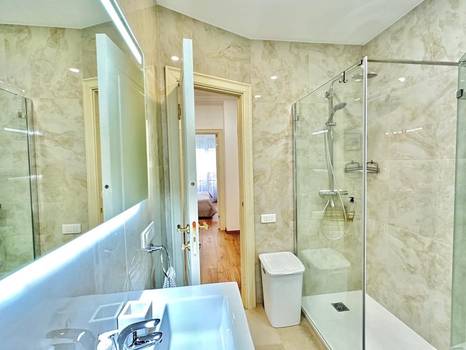 Luxe Hugo Negresco Apartment in Nice