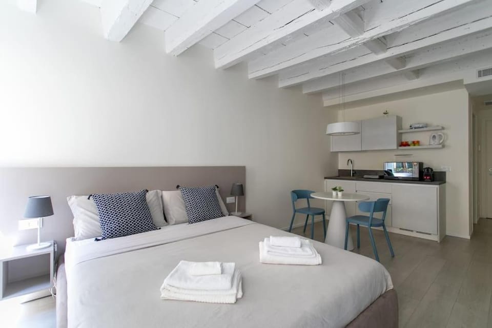 Dining area, Bedroom