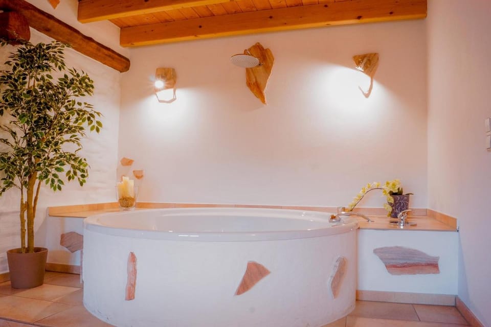 Hot Tub, Bedroom