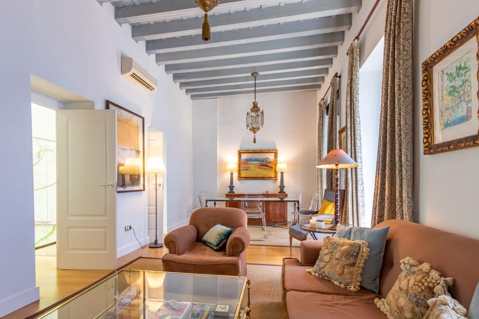 Living room, Lounge or bar