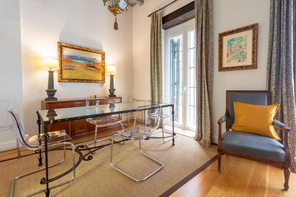 Living room, Lounge or bar