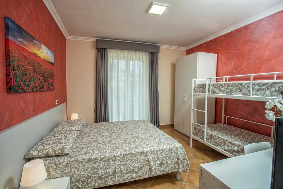 Photo of the whole room, bunk bed