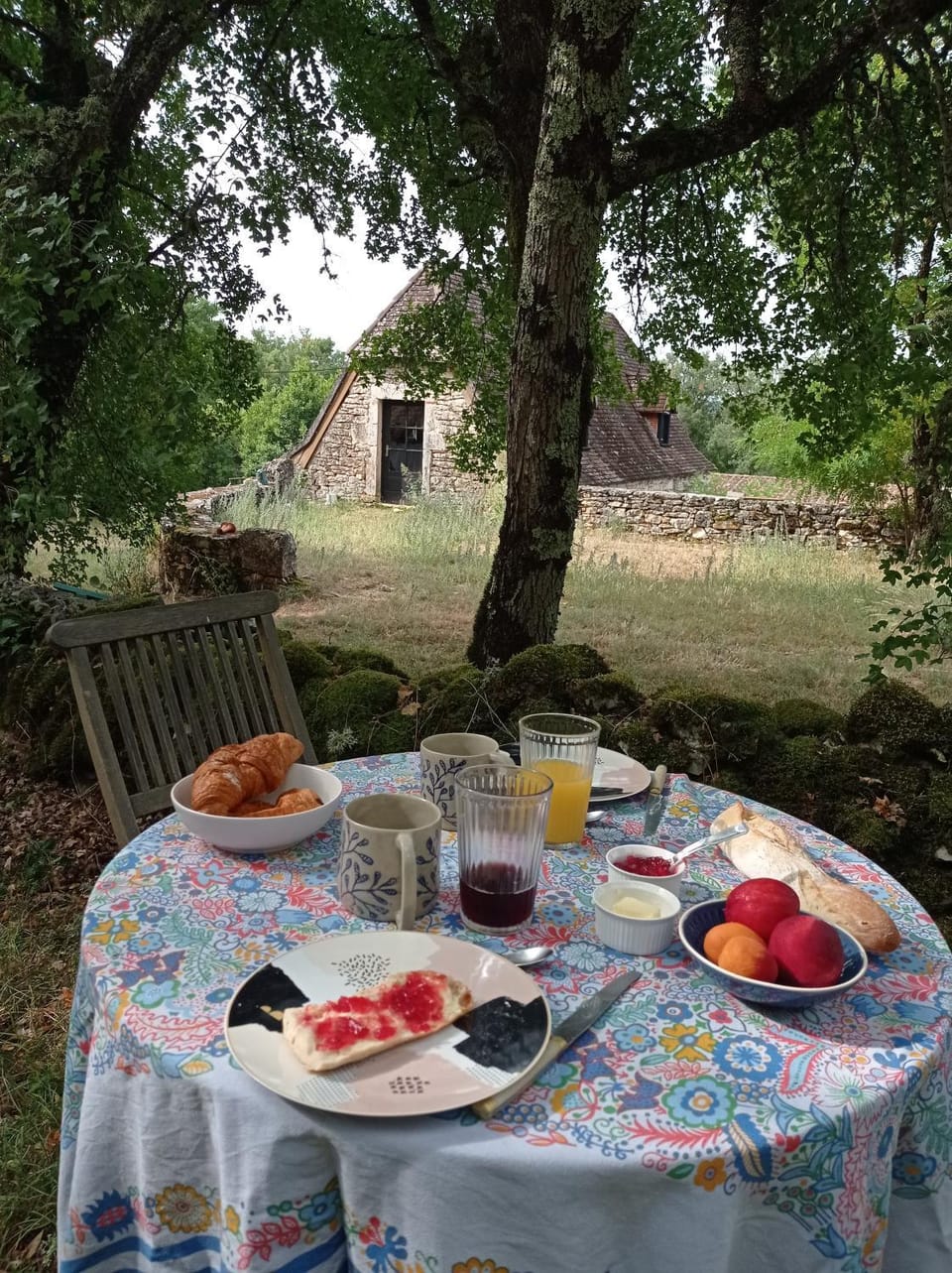 Dining area, Food, Continental breakfast