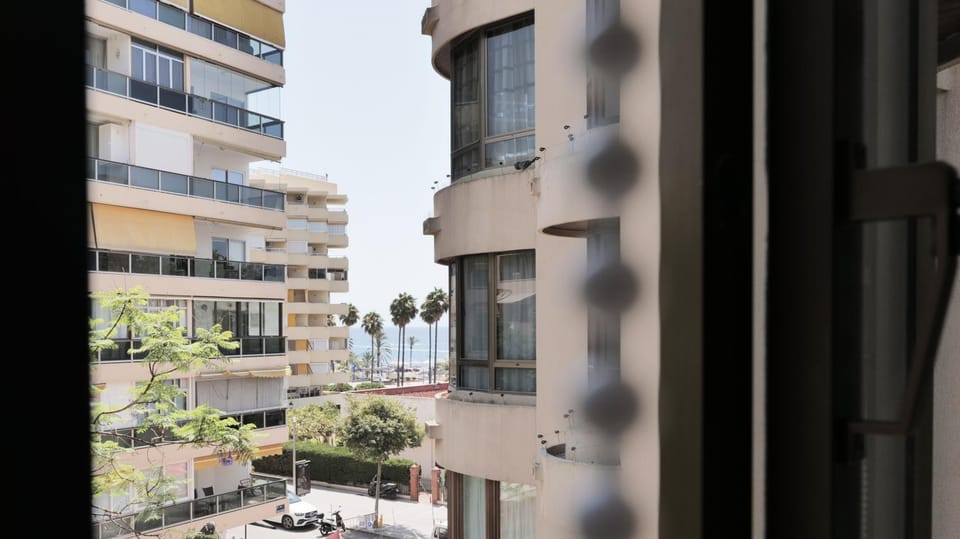 Off site, Day, City view, Landmark view, Sea view, Street view