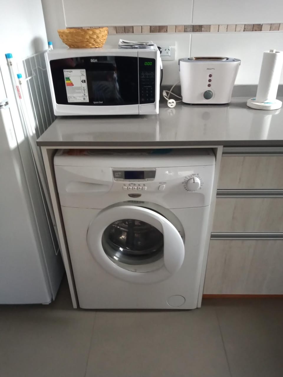 minibar, toaster, washing machine