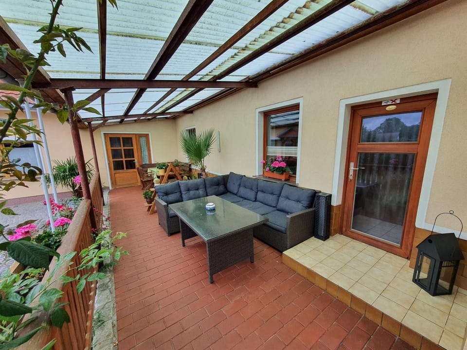 Patio, Balcony/Terrace, Seating area