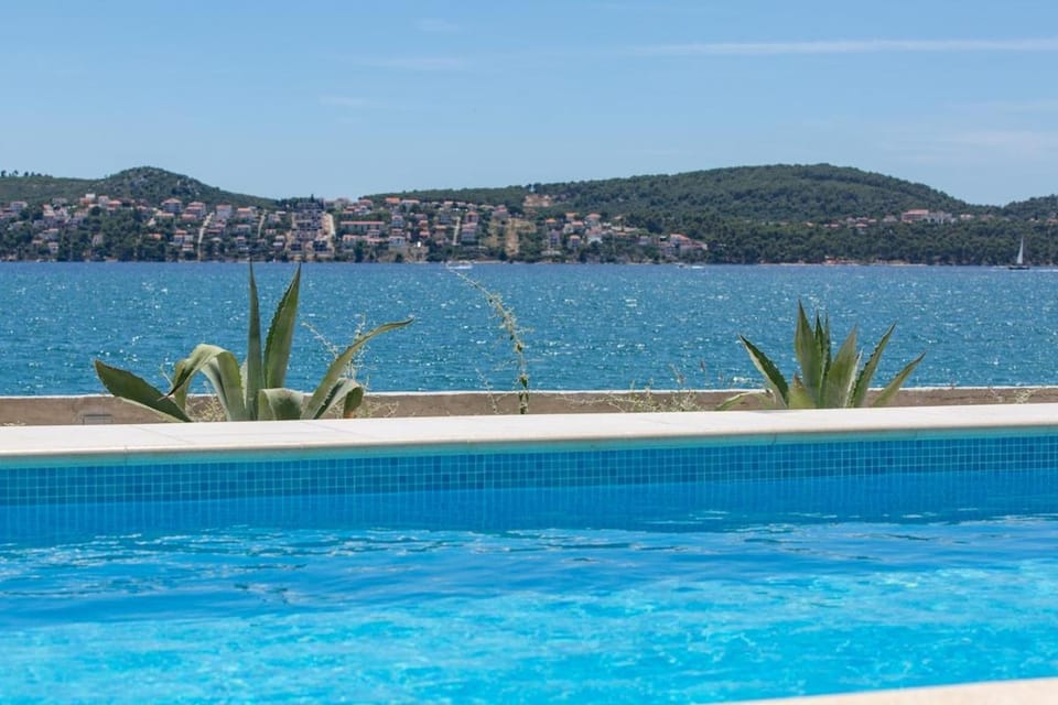 Sea view, Swimming pool