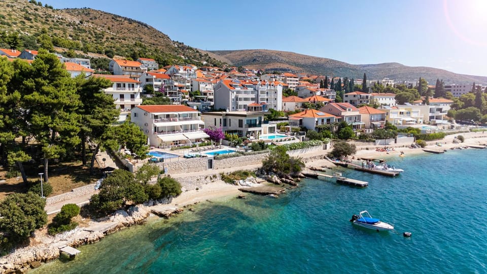 Neighbourhood, Bird's eye view, Sea view, Location