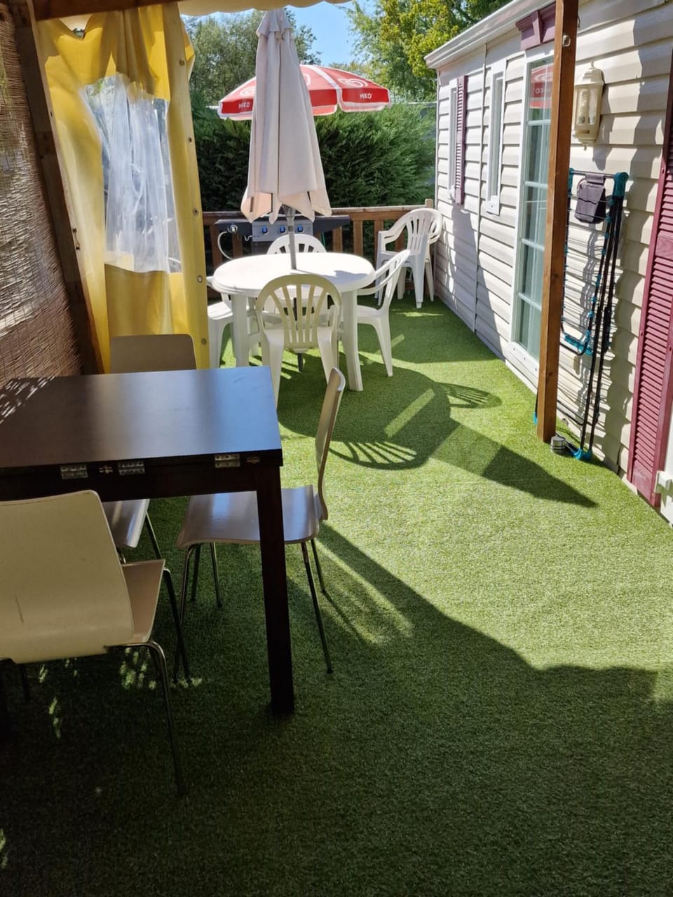 Grand Mobile home dans camping Campground/ 
RV Resort in Mimizan