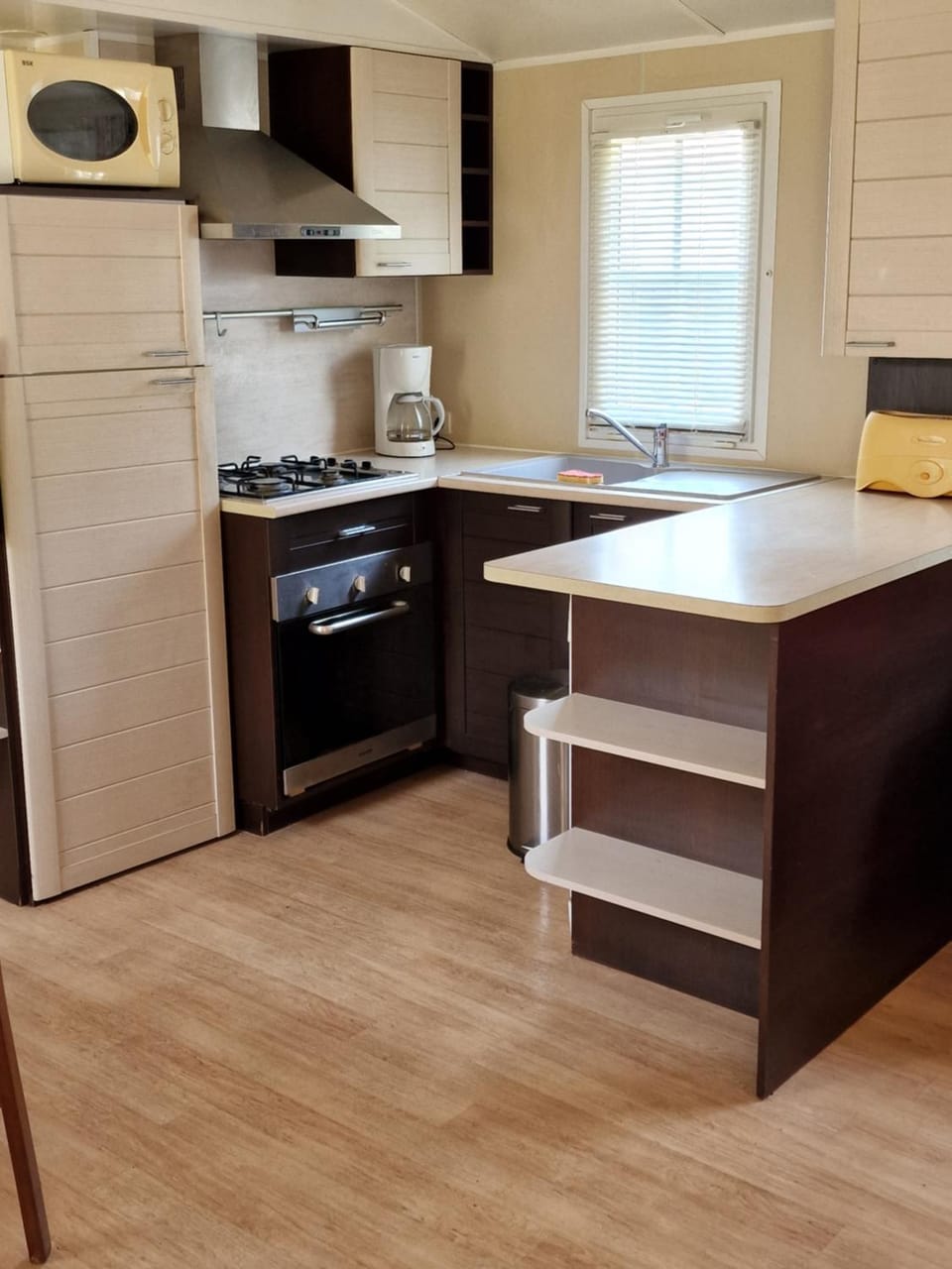 Grand Mobile home dans camping Campground/ 
RV Resort in Mimizan