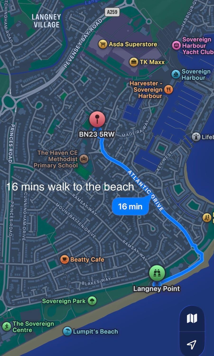 Coastal 2 bedroom maisonette with parking House in Eastbourne
