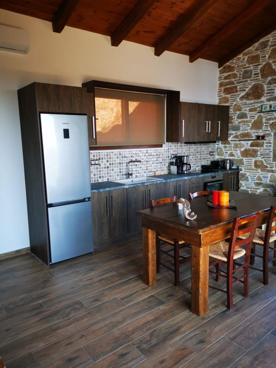 Kitchen or kitchenette, Dining area, pet friendly, stove