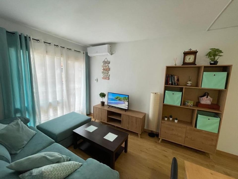 Fantástico piso con piscina en corazón de Fenals Apartment in Lloret de Mar