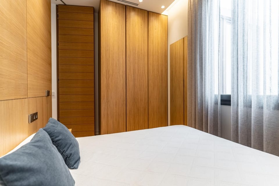 Photo of the whole room, wardrobe