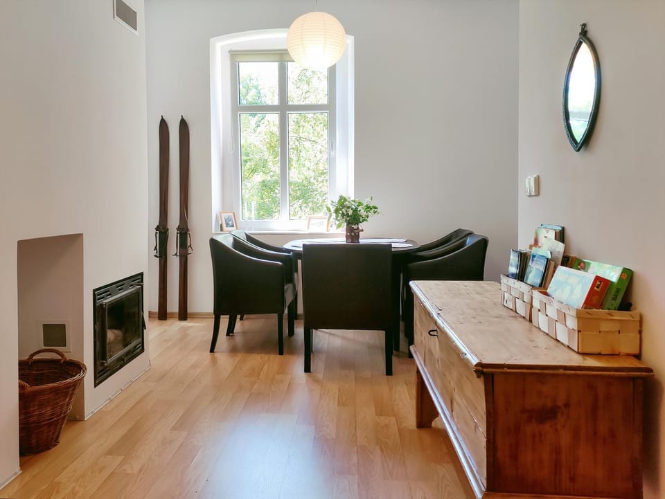 Living room, Seating area, Dining area