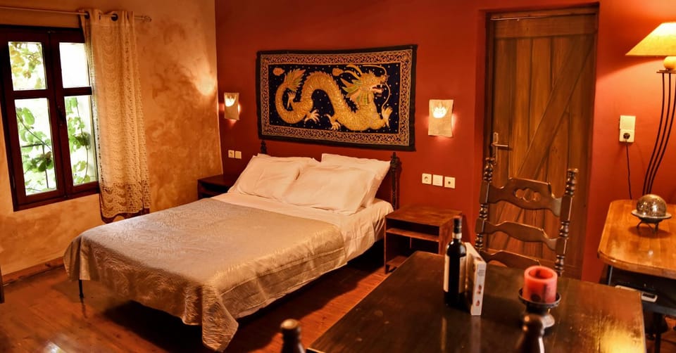 Bed, Photo of the whole room