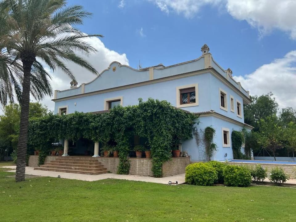 Property building, Garden