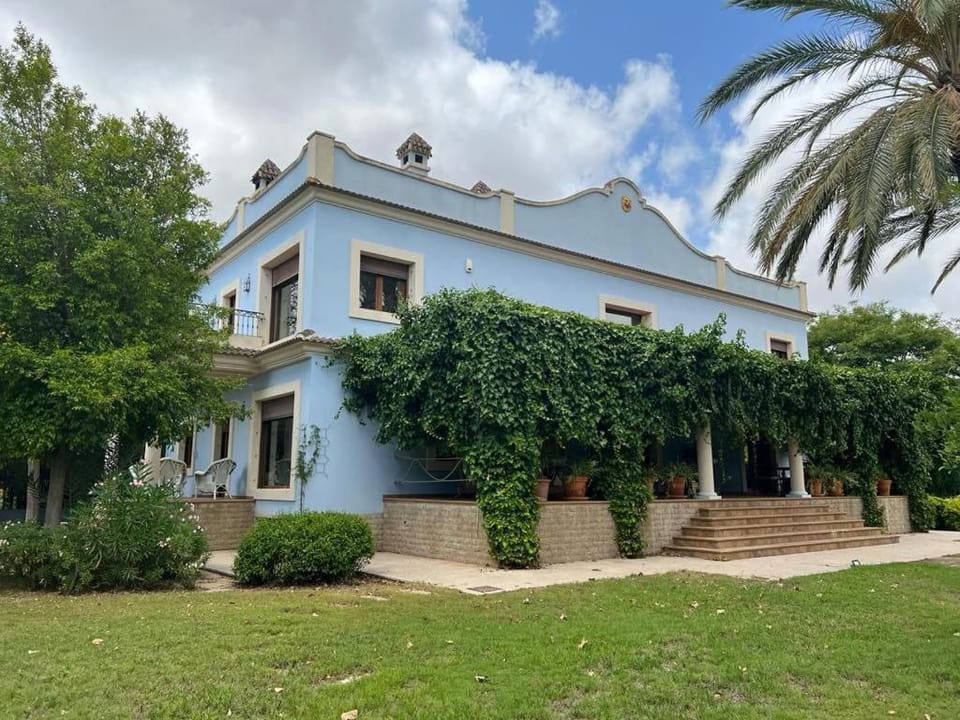 Property building, Garden