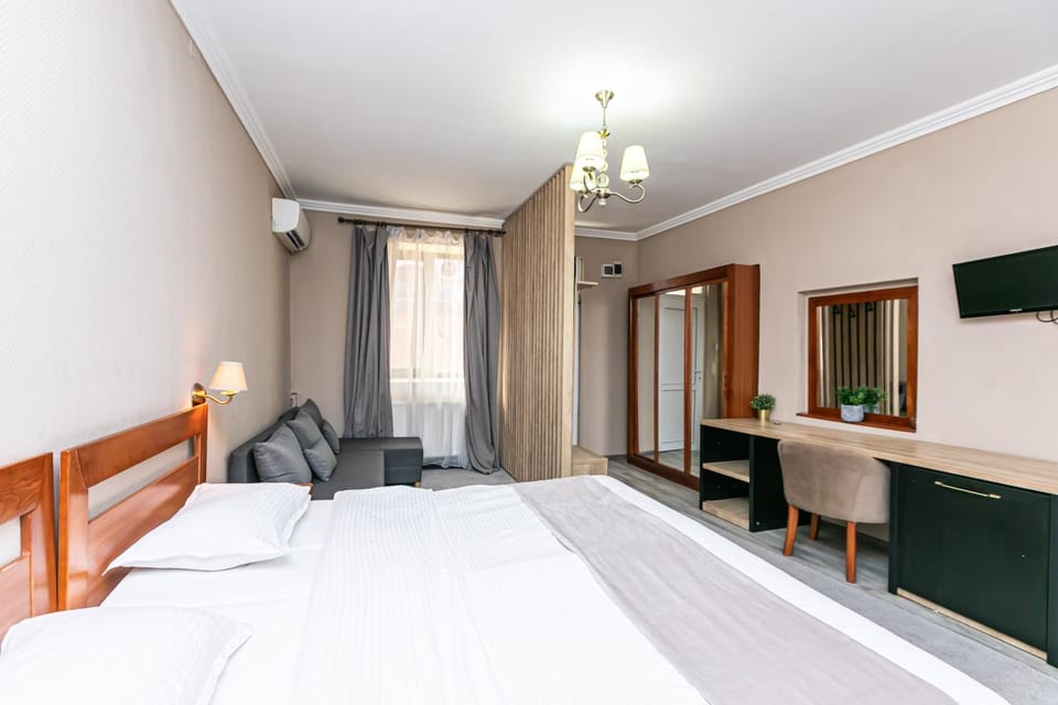 Bed, Seating area, Bedroom