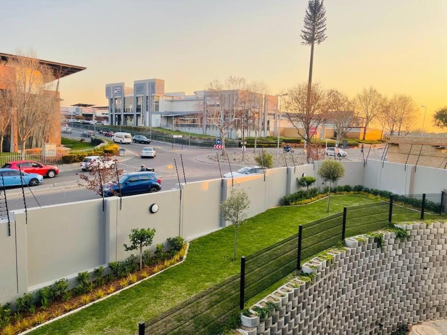 Mikeys Place on Lever with Fibre Uncapped WiFi Apartment in Gauteng