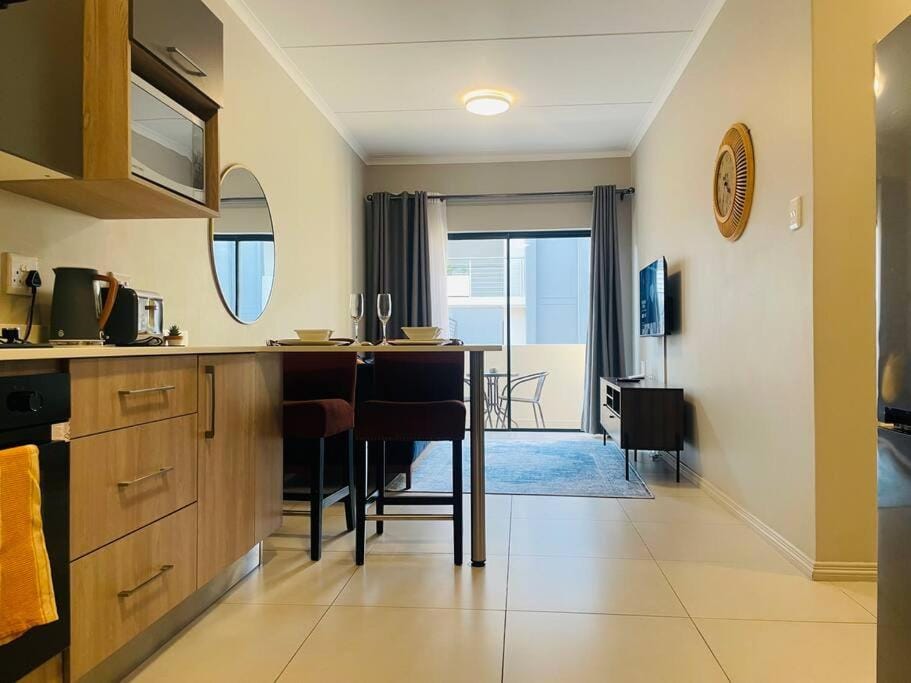 Mikeys Place on Lever with Fibre Uncapped WiFi Apartment in Gauteng