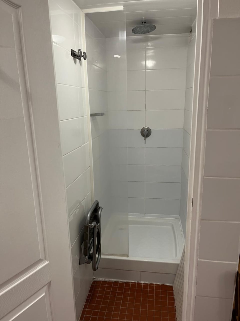 Madi au fil de l'eau à Deauville Docked boat in Deauville