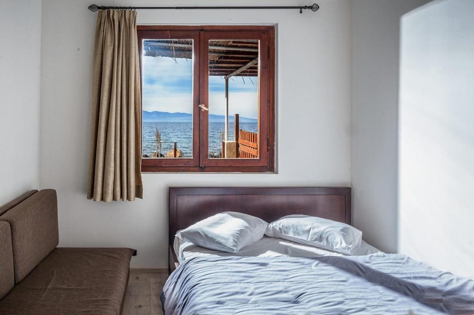 Bed, Bedroom, Sea view