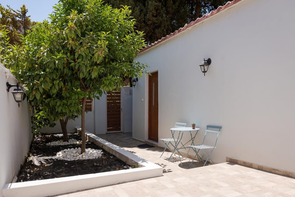 Property building, Patio, Day