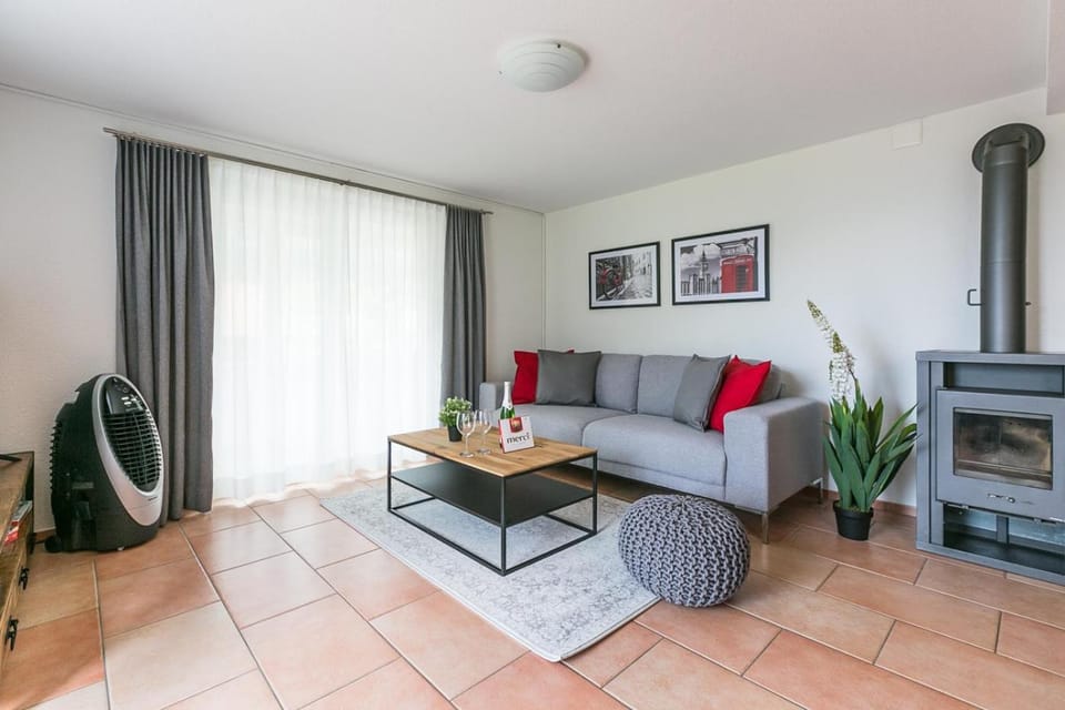 Living room, Seating area, pet friendly