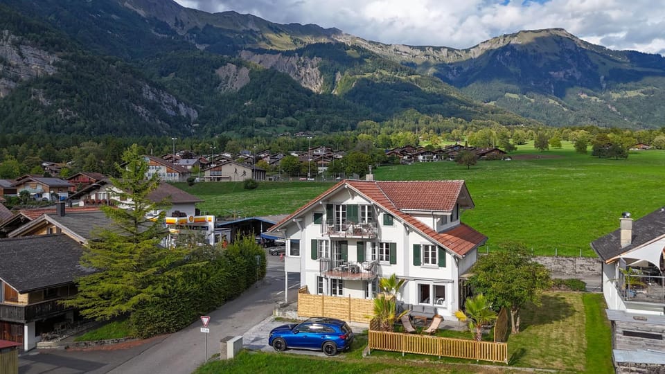 Property building, Bird's eye view, Mountain view, Location