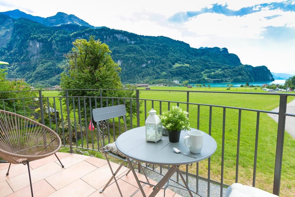Balcony/Terrace, Mountain view