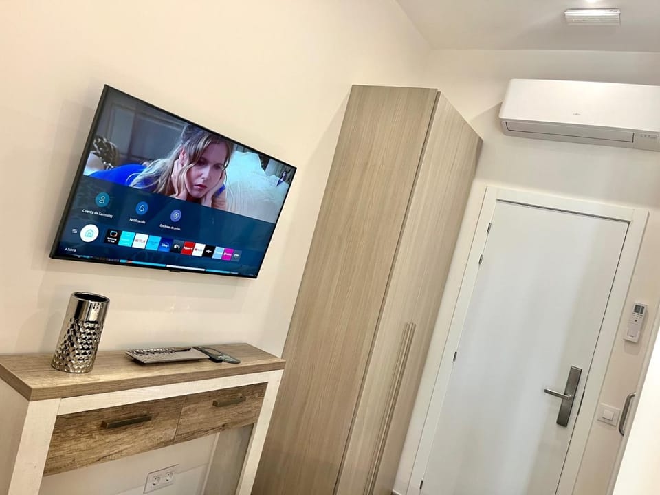 Front Arc Bed and Breakfast in Barcelona