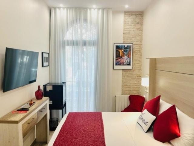 Front Arc Bed and Breakfast in Barcelona