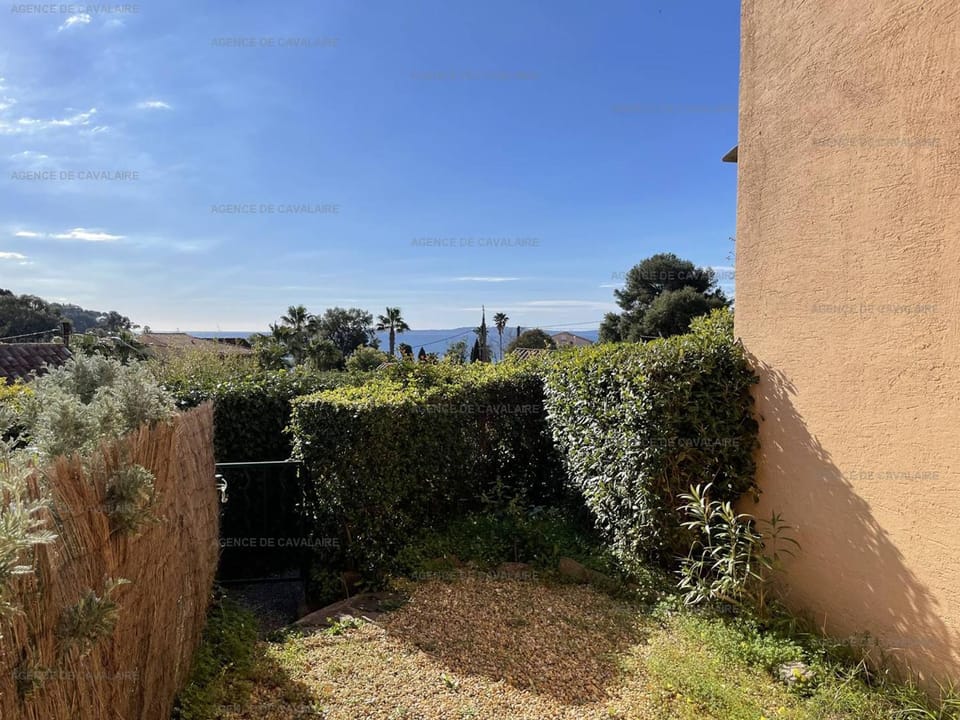 Rez-de-jardin T2 avec terrasse et parking - FR-1-100-284 Apartment in Rayol-Canadel-sur-Mer