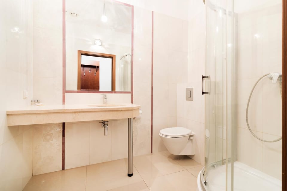 Shower, Bathroom, towels