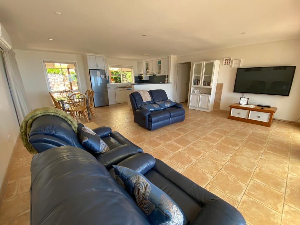 Living room, locker
