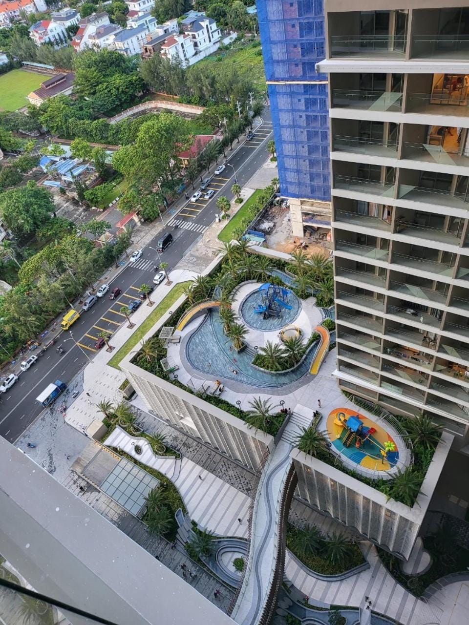Bird's eye view, City view, Location