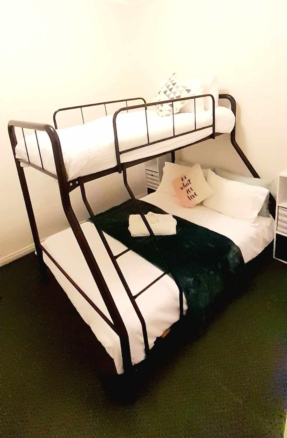 Ground Floor Centrally Located Apt 22 - Smugglers Inn Apartment in Victor Harbor