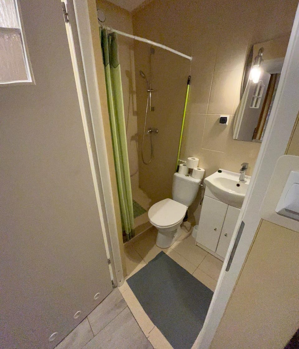 Shower, Toilet, Bathroom