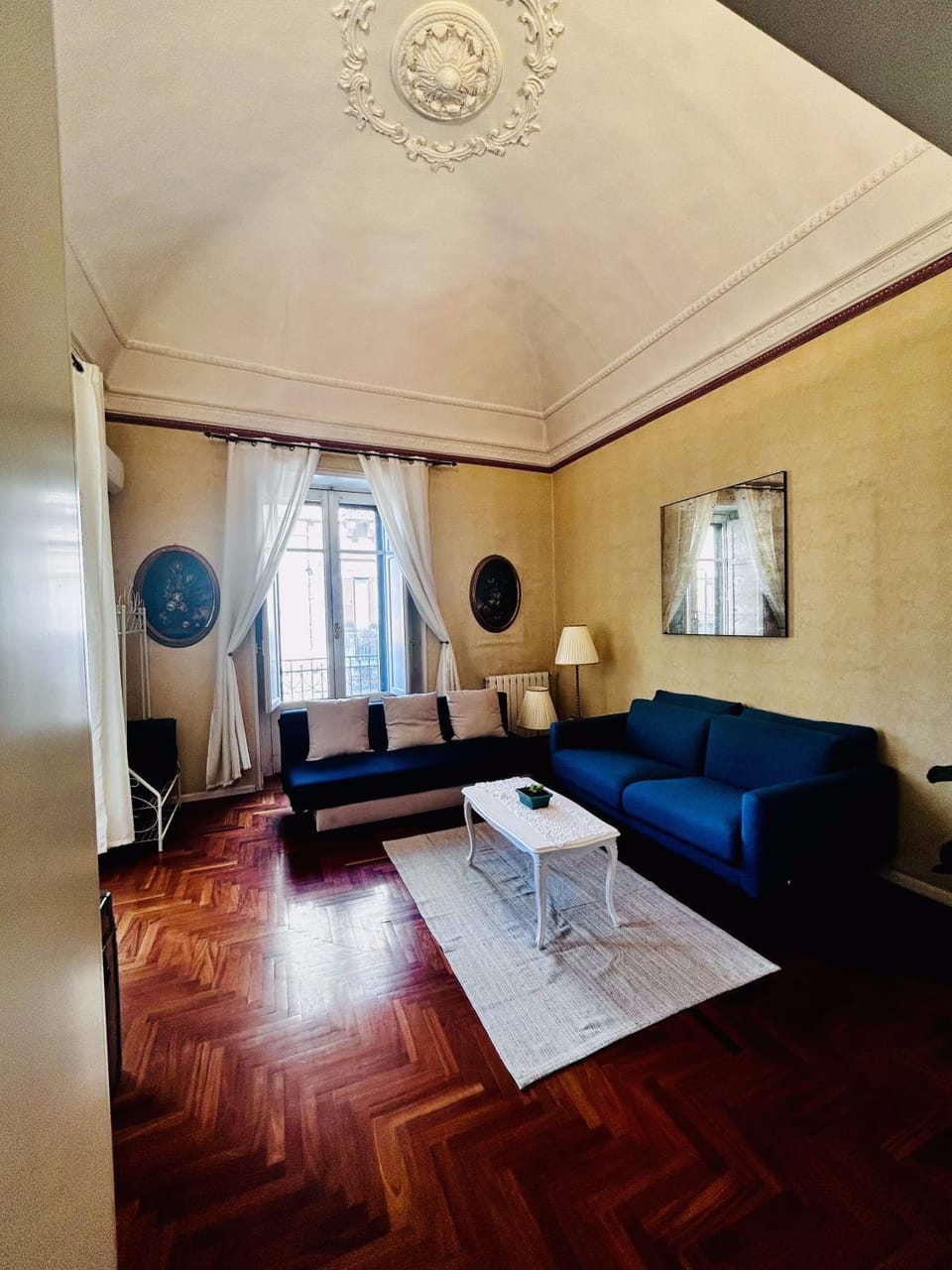 Living room, Seating area