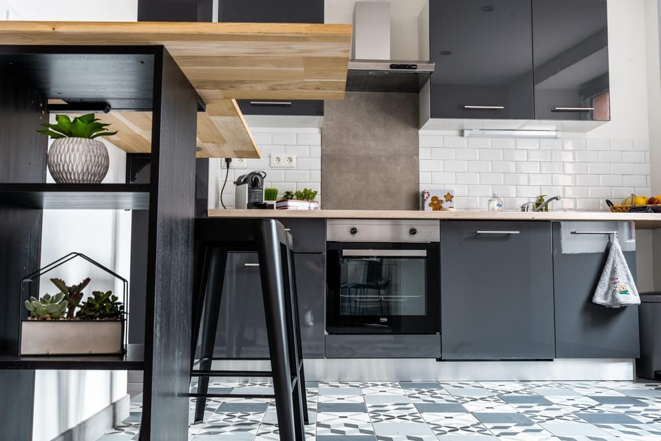 Kitchen or kitchenette