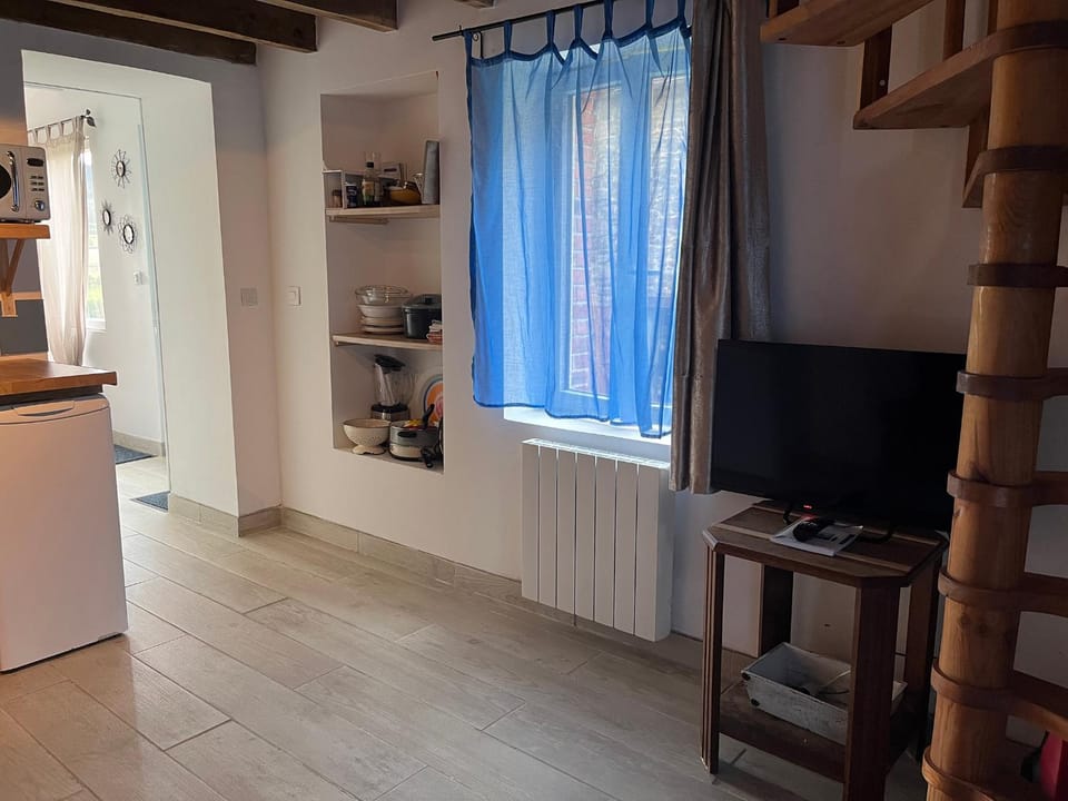 TV and multimedia, Kitchen or kitchenette