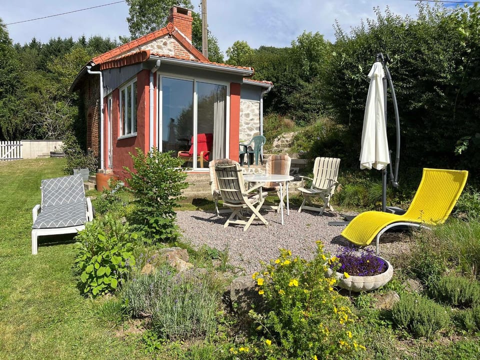 Patio, Garden, Garden view, sunbed