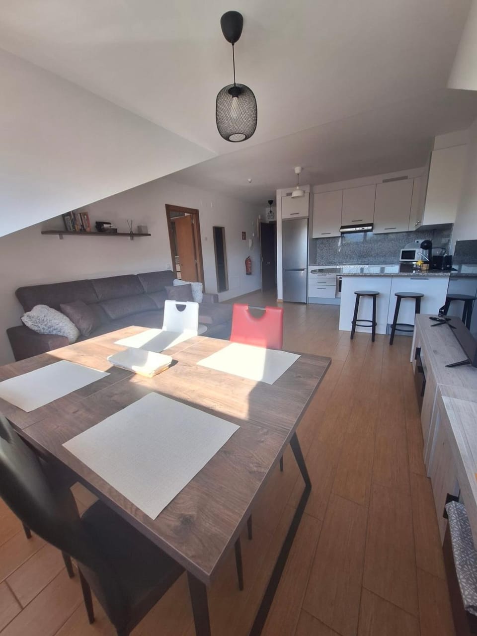 Kitchen or kitchenette, Living room, Seating area, Dining area