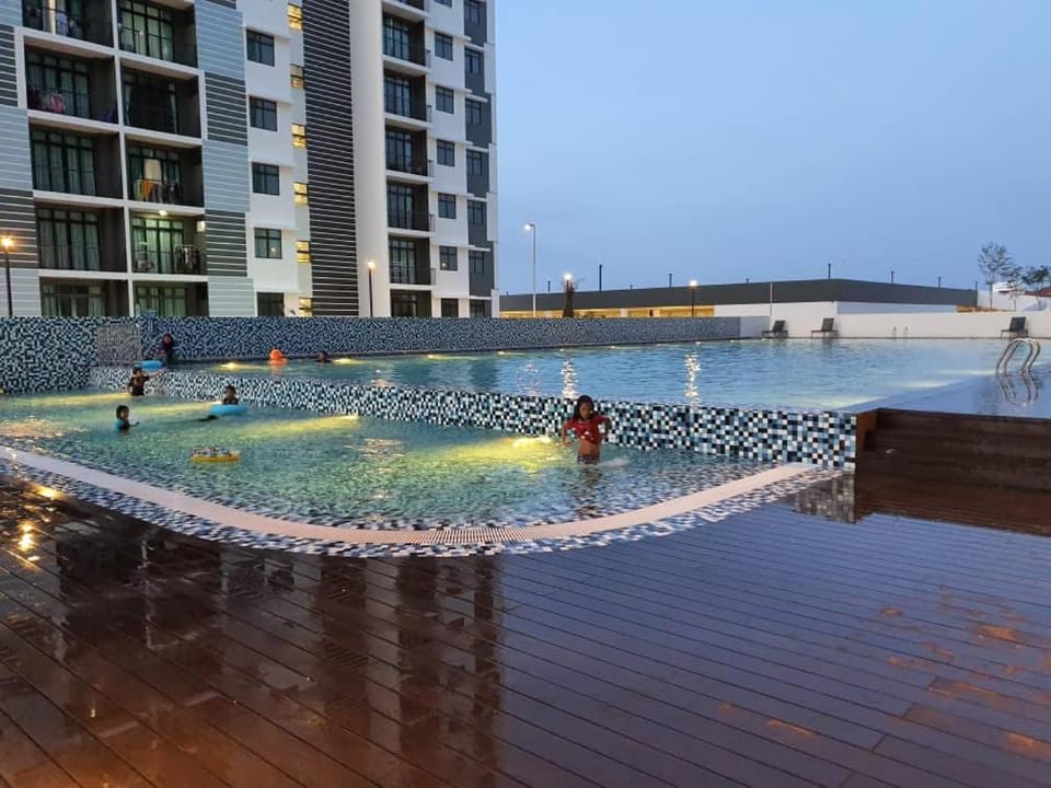 Swimming pool